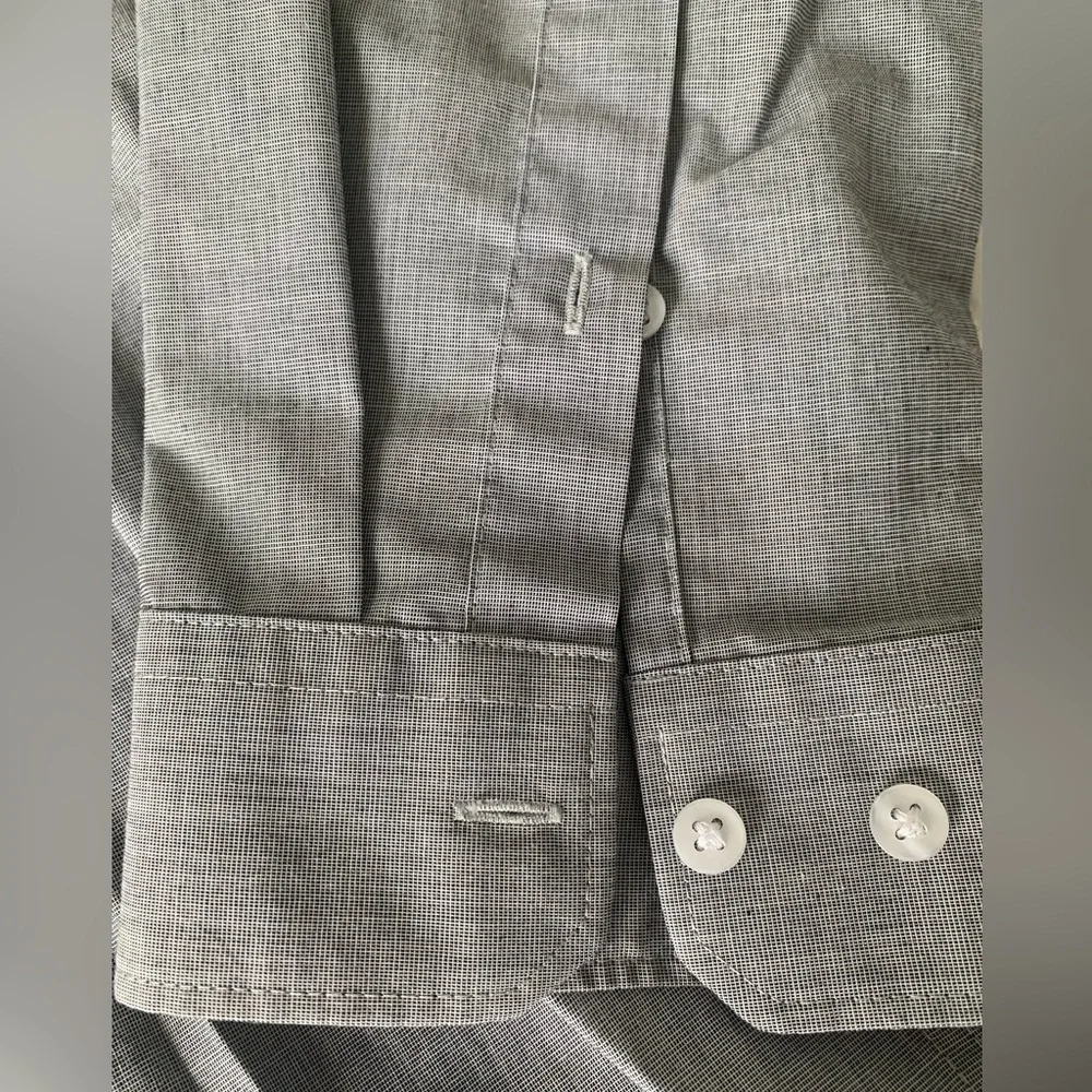 #13 H&M Slim Fit, Easy Iron button-up dress shirt. Size XL - Picture 5 of 5